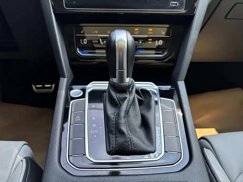 Volkswagen Magotan 2023 из CN, фото 8