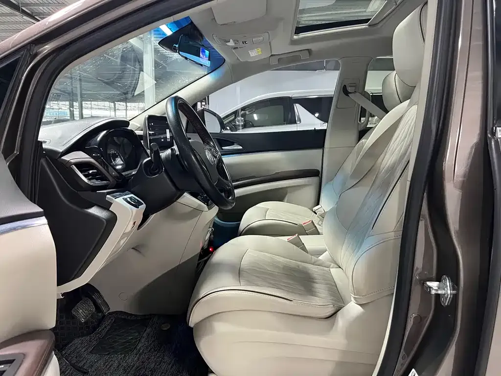 Buick GL8 2022 из CN, фото 6