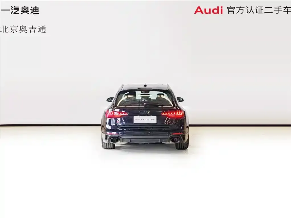 Audi RS 4 2024 из CN, фото 4