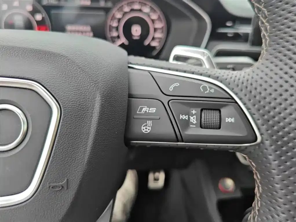 Audi RS 4 2024 из CN, фото 5