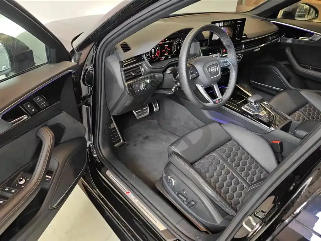 Audi RS 4 2024 из CN, фото 9
