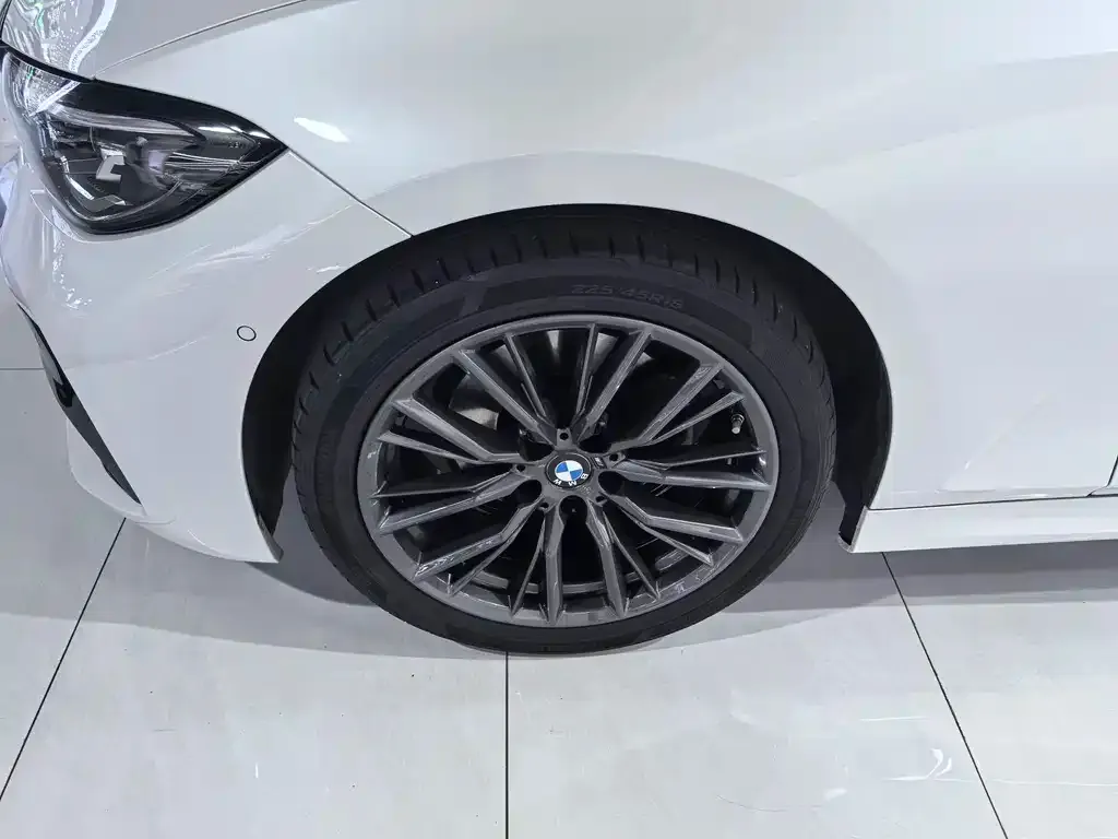 BMW 3 Series 2022 из CN, фото 4