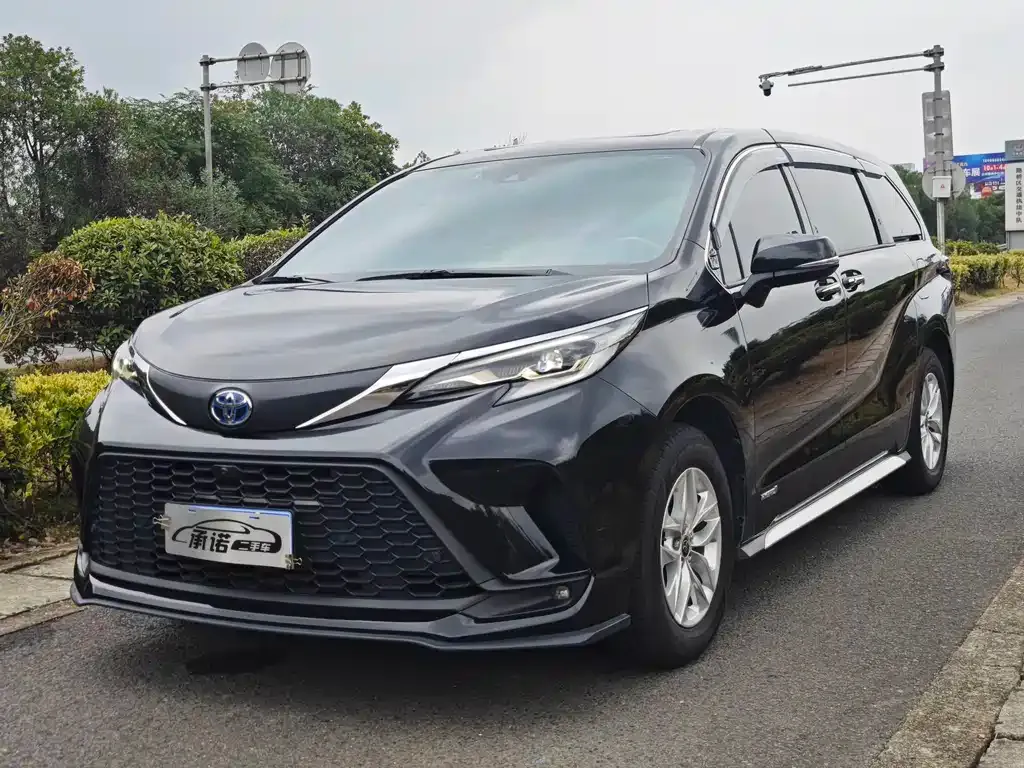 Toyota Granvia 2025 из CN, фото 2