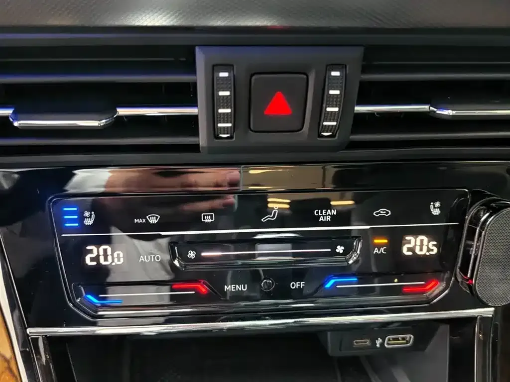Volkswagen Passat 2022 из CN, фото 10