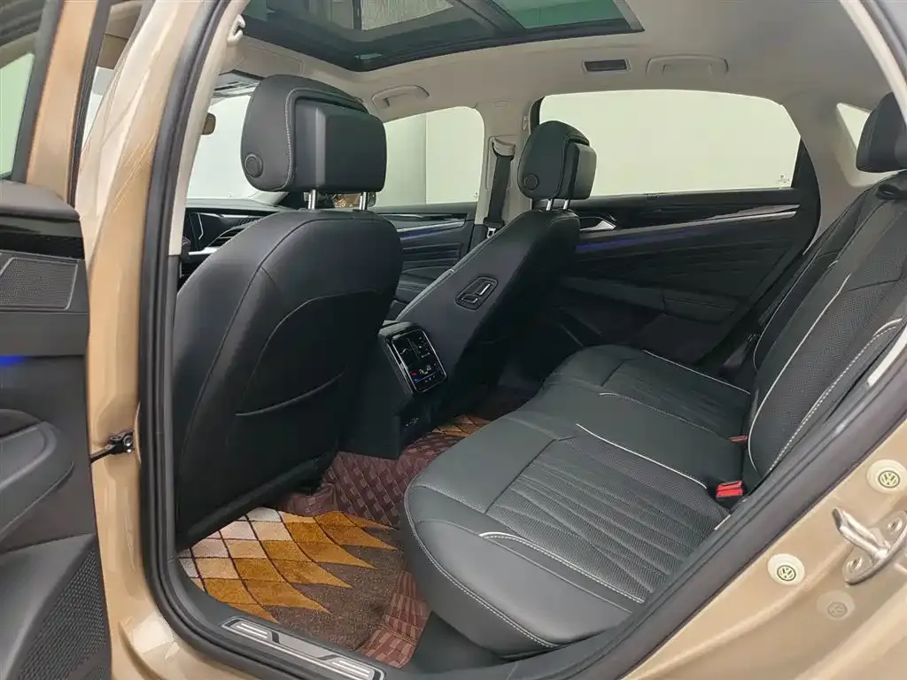 Volkswagen Passat 2022 из CN, фото 7
