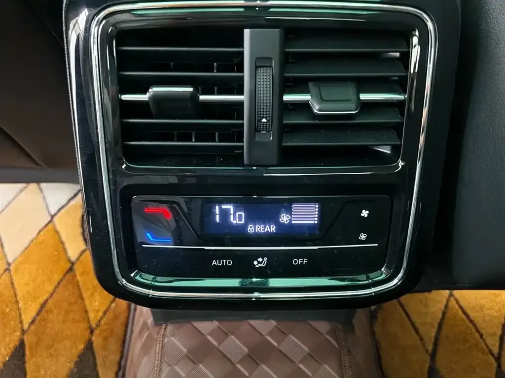 Volkswagen Passat 2022 из CN, фото 8