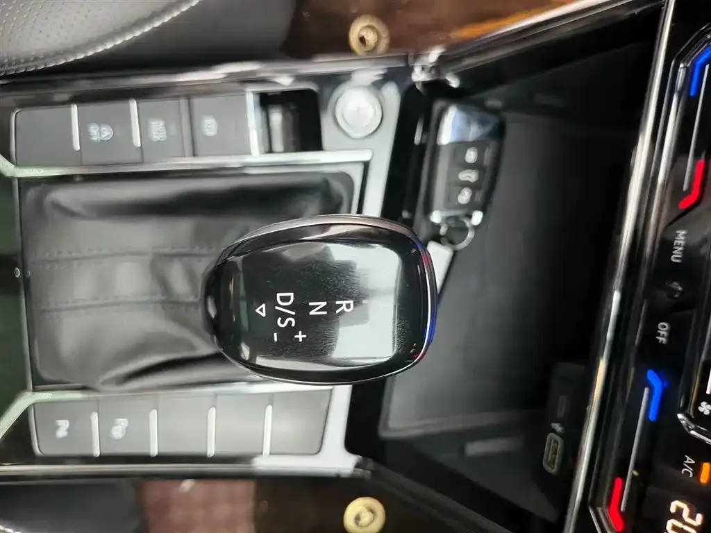 Volkswagen Passat 2022 из CN, фото 9