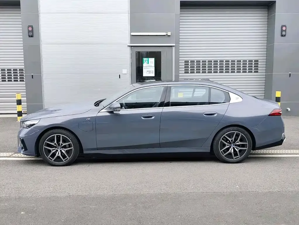 BMW i5 2024 из CN, фото 4