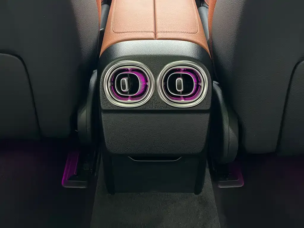 Mercedes-Benz C-Class 2024 из CN, фото 8