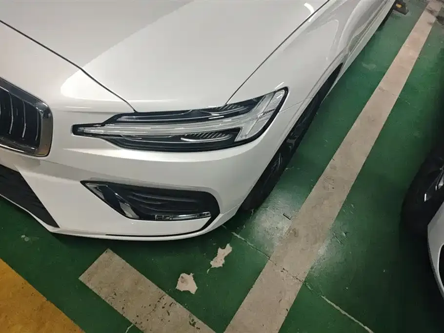 Volvo S60 2024 из CN, фото 5
