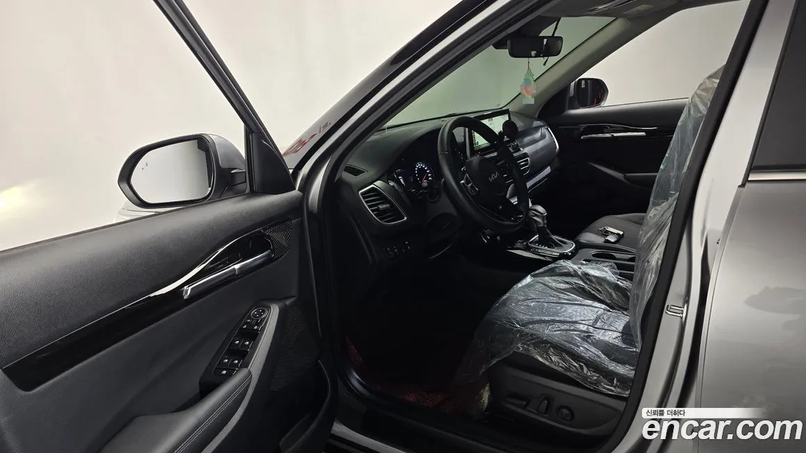 Kia Seltos — фото 10