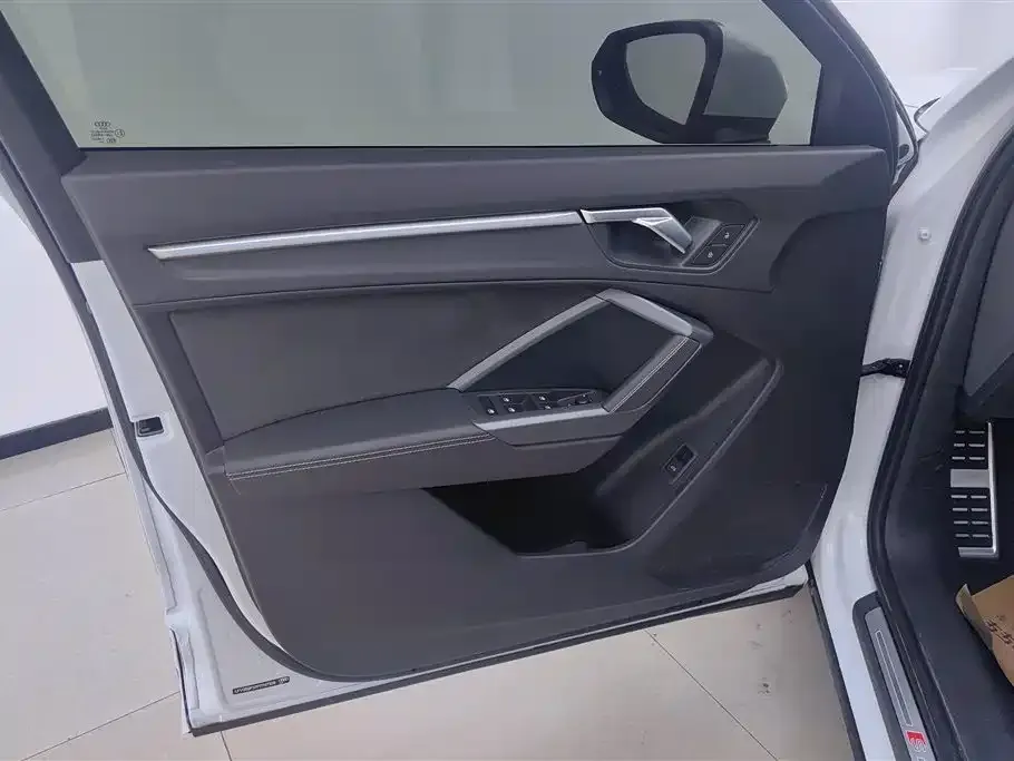 Audi Q3 2024 из CN, фото 7