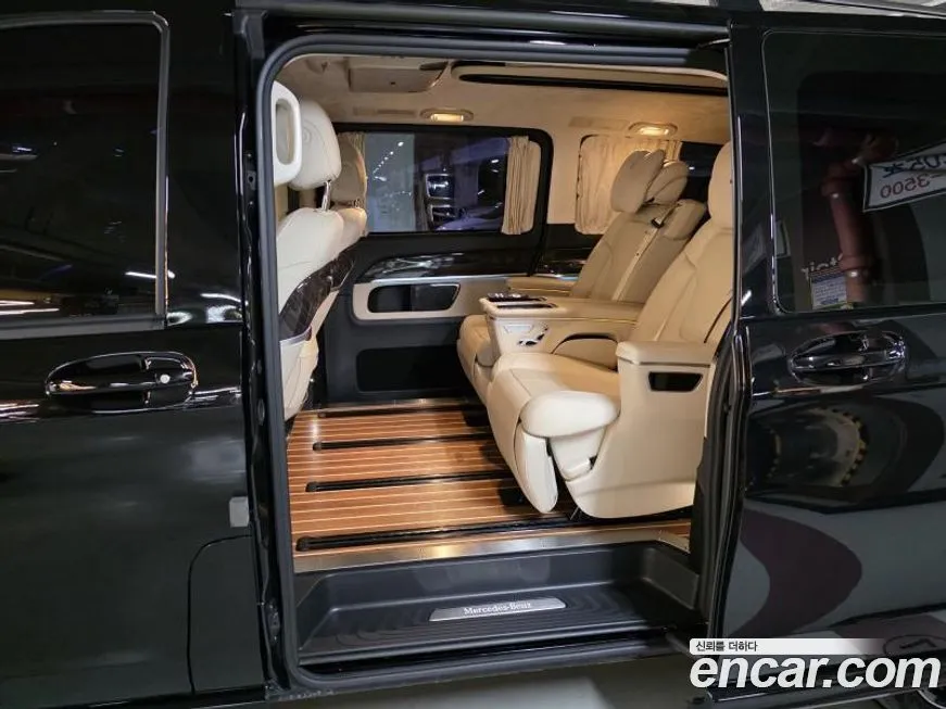 Mercedes-Benz V-Class 2023 из KR, фото 6