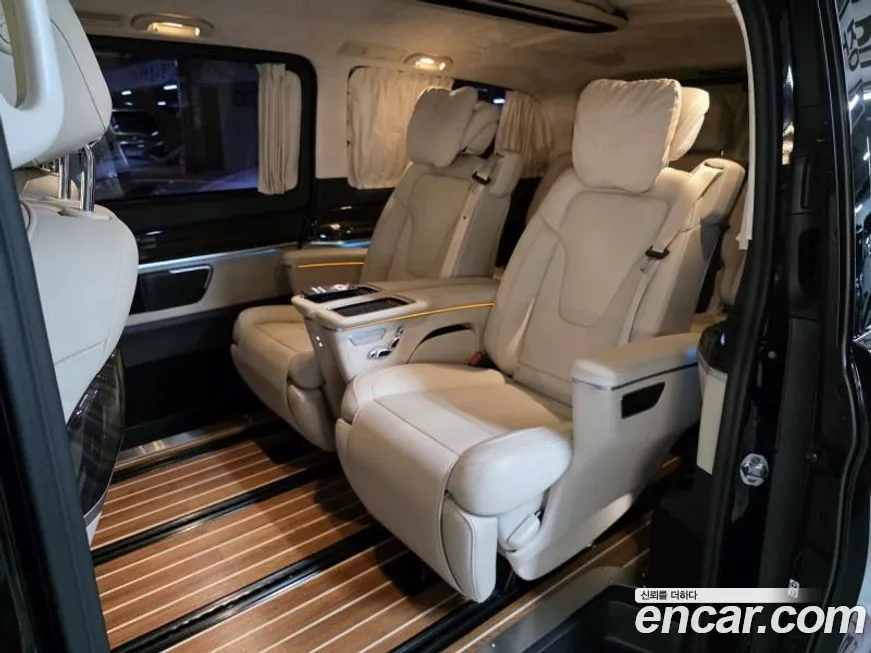 Mercedes-Benz V-Class 2023 из KR, фото 8