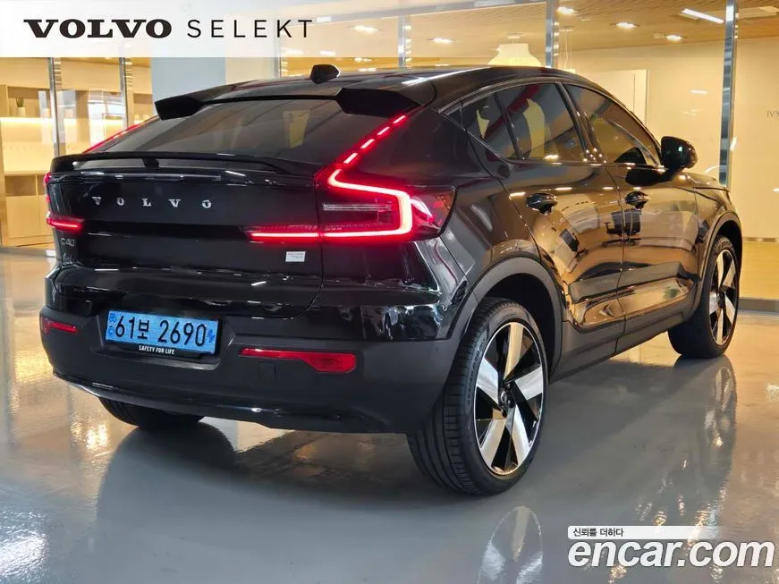 Volvo C40 2024 из KR, фото 2