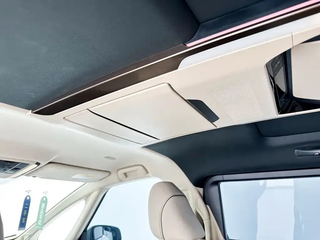 Toyota Vellfire 2024 из CN, фото 8