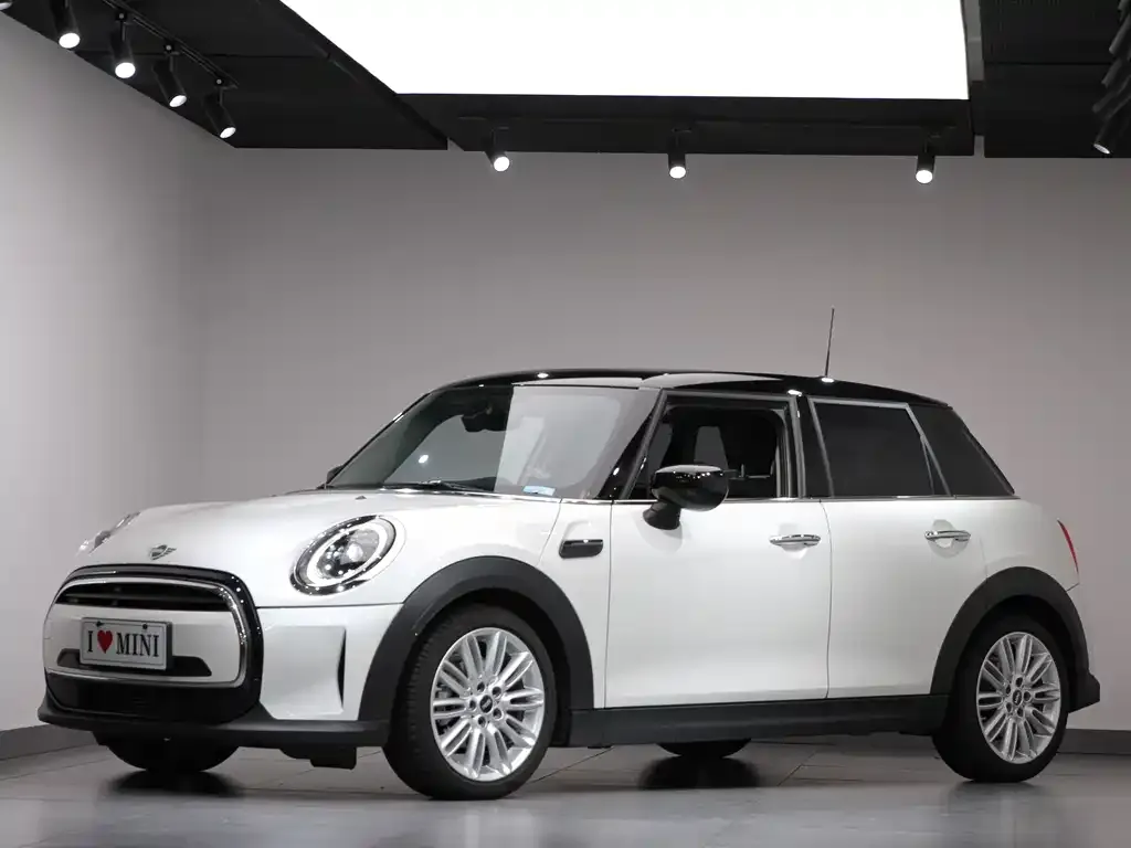 MINI Cooper (3-door) 2023 из CN, фото 1
