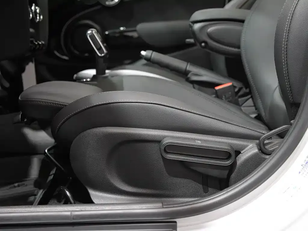 MINI Cooper (3-door) 2023 из CN, фото 8