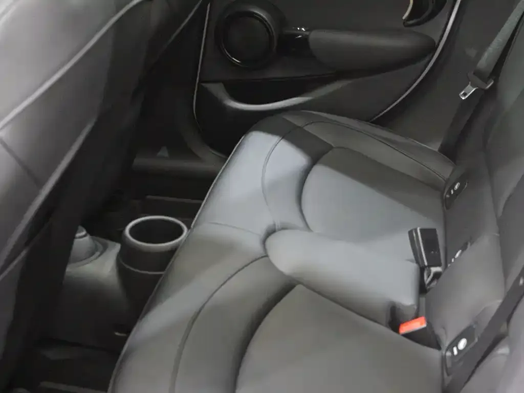 MINI Cooper (3-door) 2023 из CN, фото 9