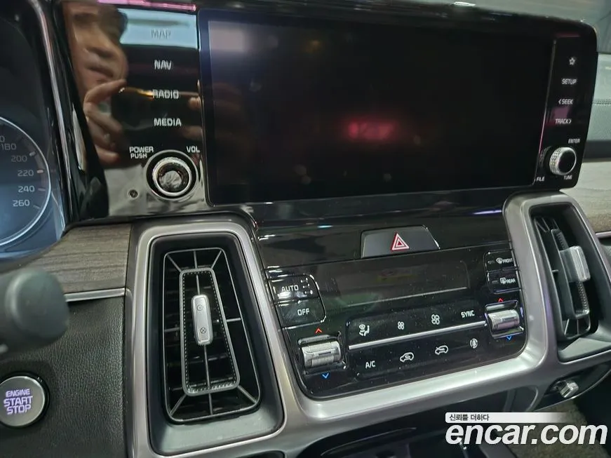 Kia Sorento — фото 9