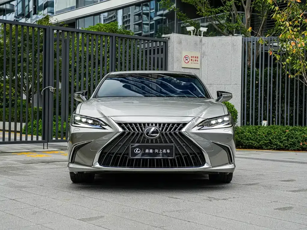 Lexus ES — фото 2