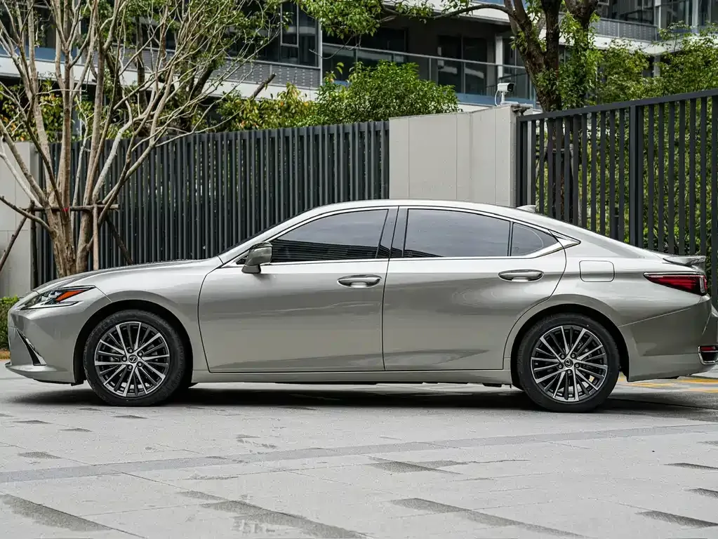 Lexus ES — фото 7