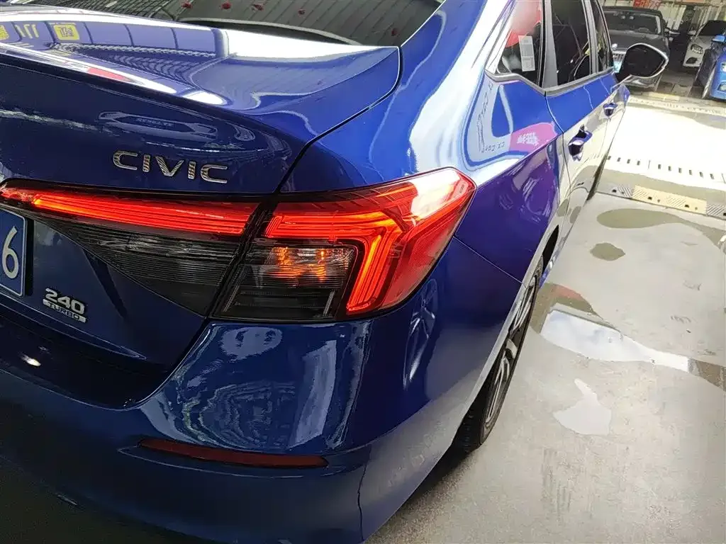 Honda Civic — фото 8