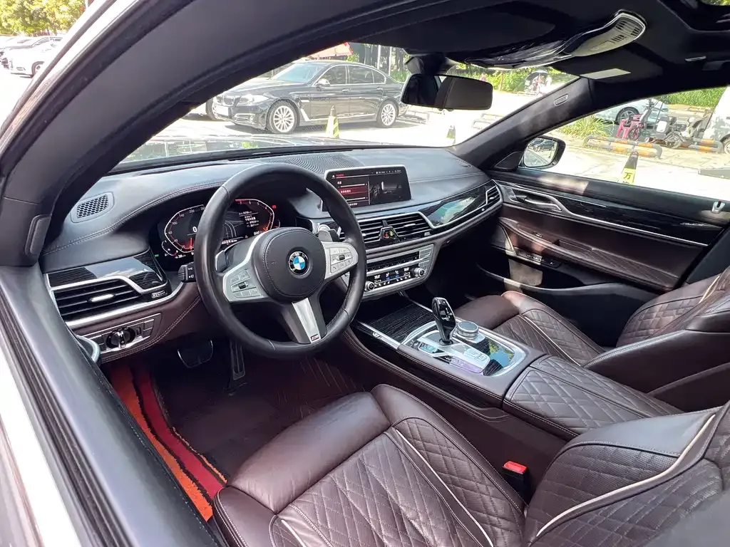 BMW 7 Series 2021 из CN, фото 5