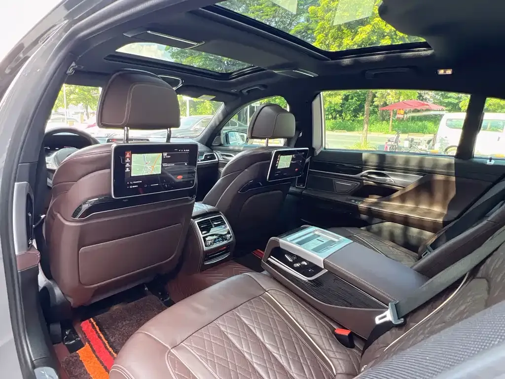 BMW 7 Series 2021 из CN, фото 6