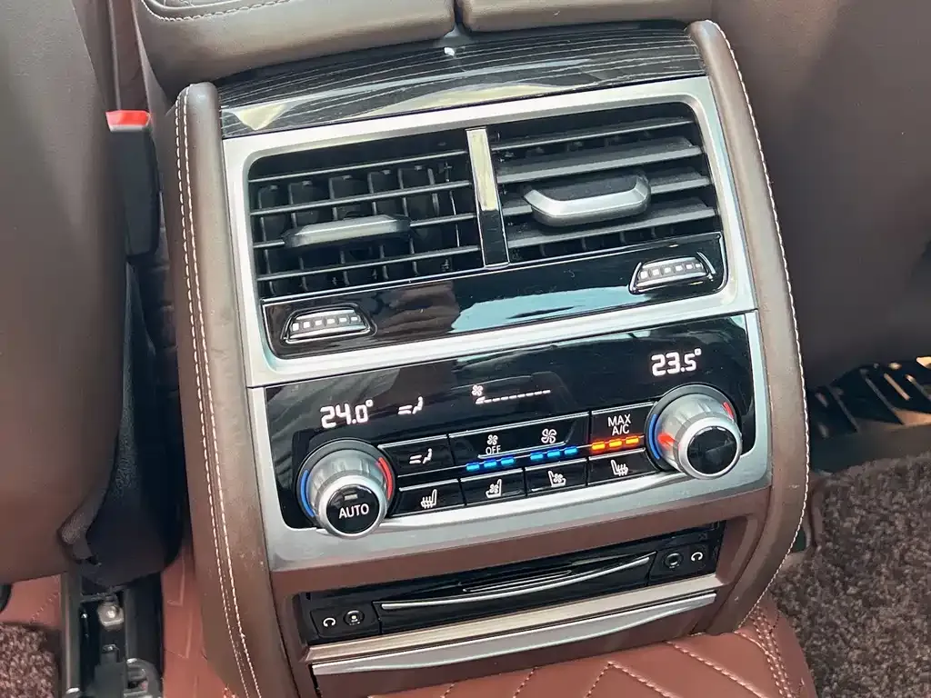 BMW 7 Series 2021 из CN, фото 9