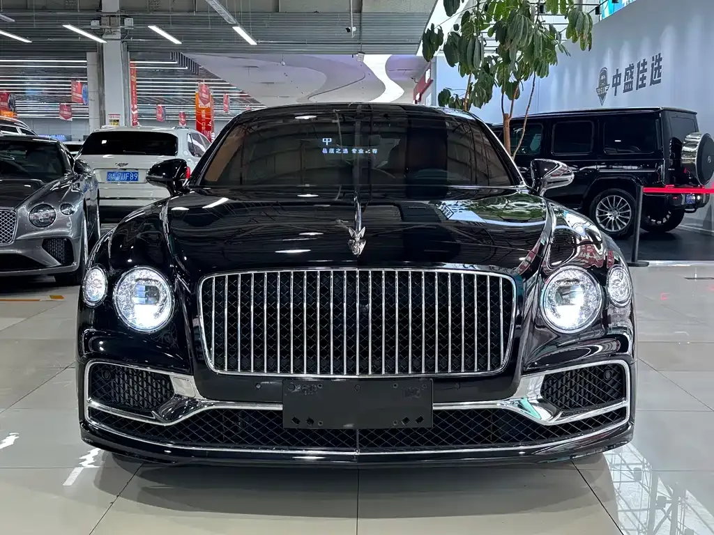 Bentley Flying Spur 2023 из CN, фото 2