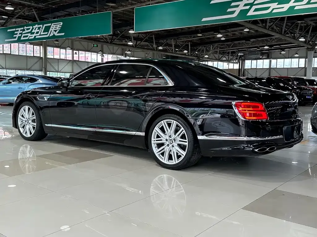 Bentley Flying Spur 2023 из CN, фото 4