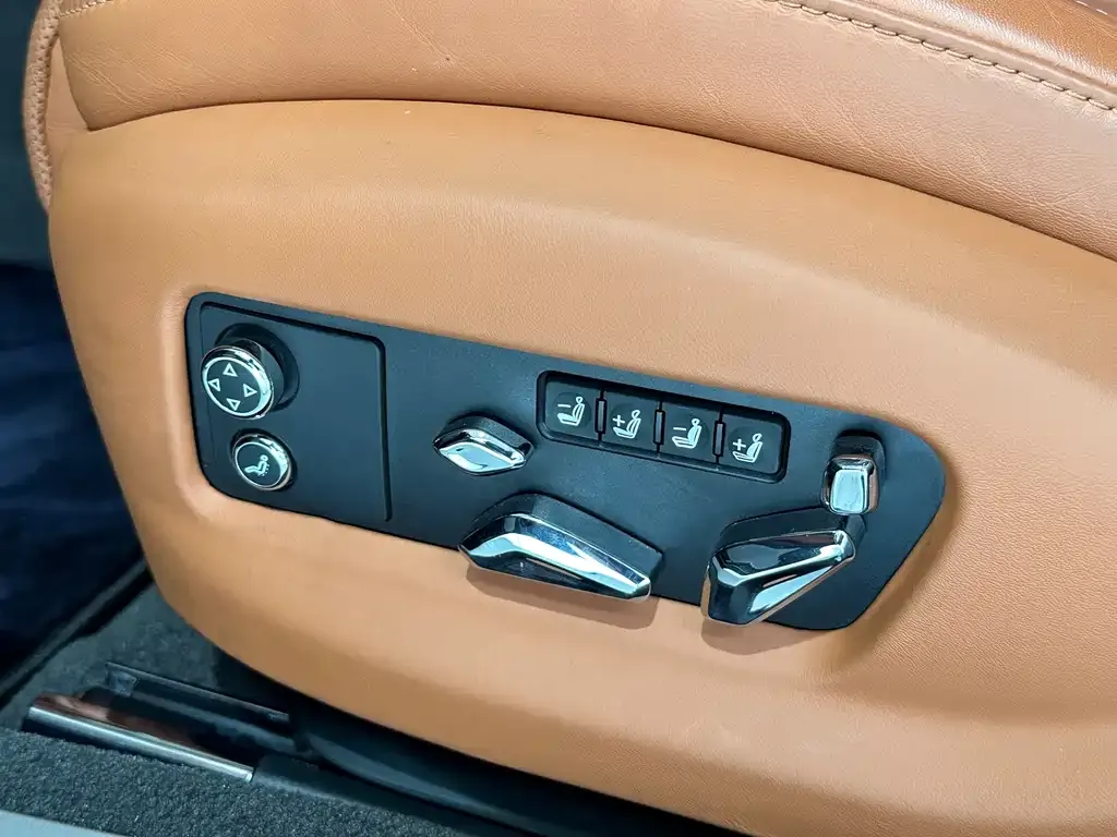 Bentley Flying Spur 2023 из CN, фото 9