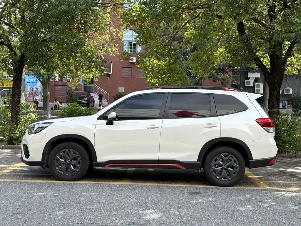 Subaru Forester 2021 из CN, фото 3