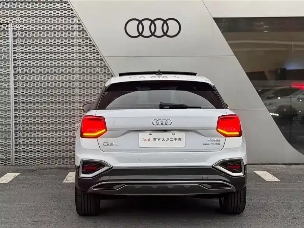 Audi Q2L — фото 4