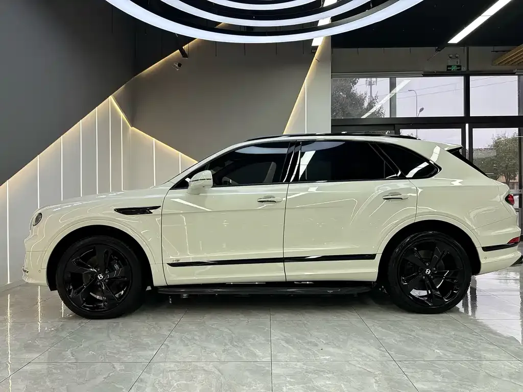 Bentley Bentayga 2021 из CN, фото 7