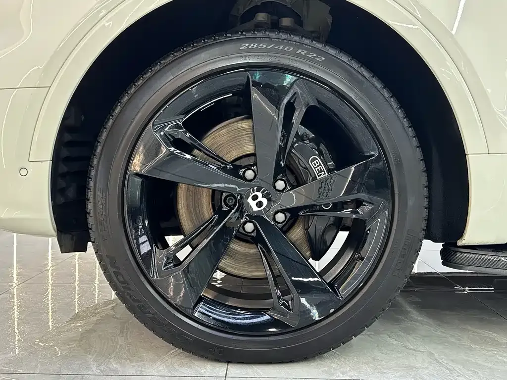 Bentley Bentayga 2021 из CN, фото 8
