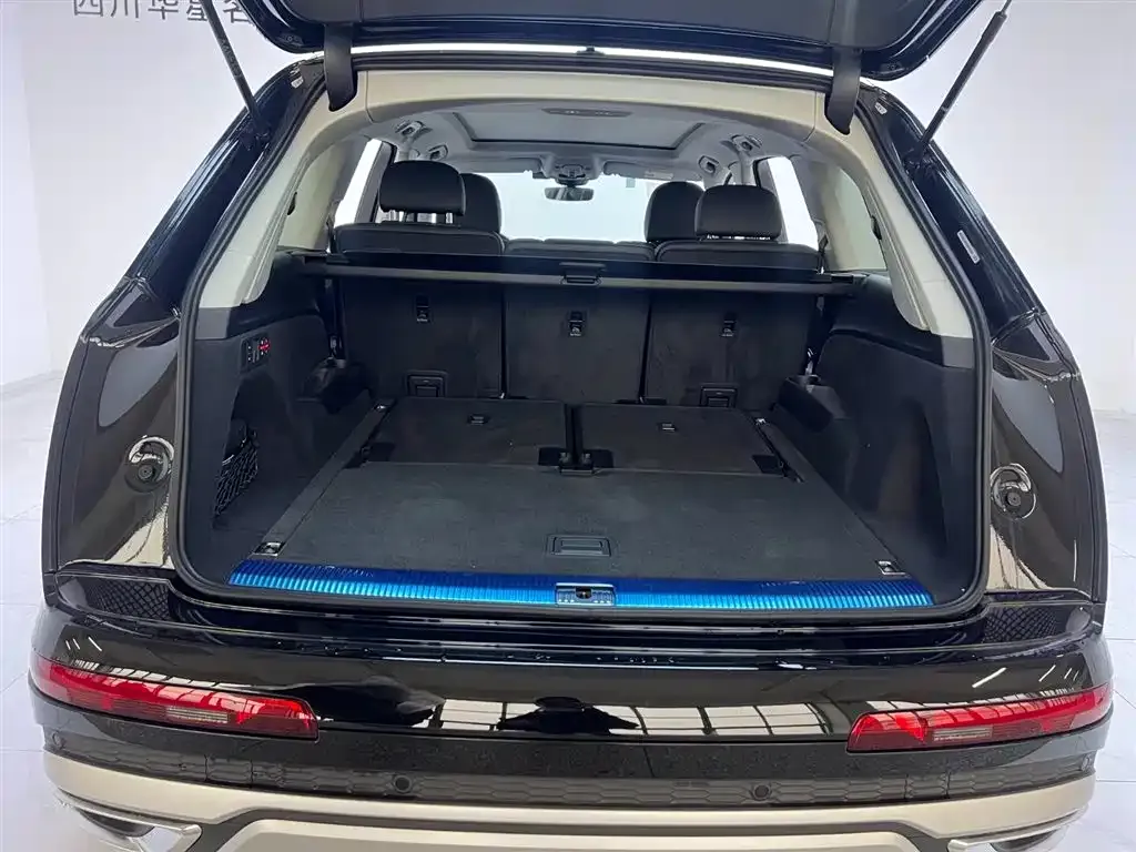 Audi Q7 2024 из CN, фото 6