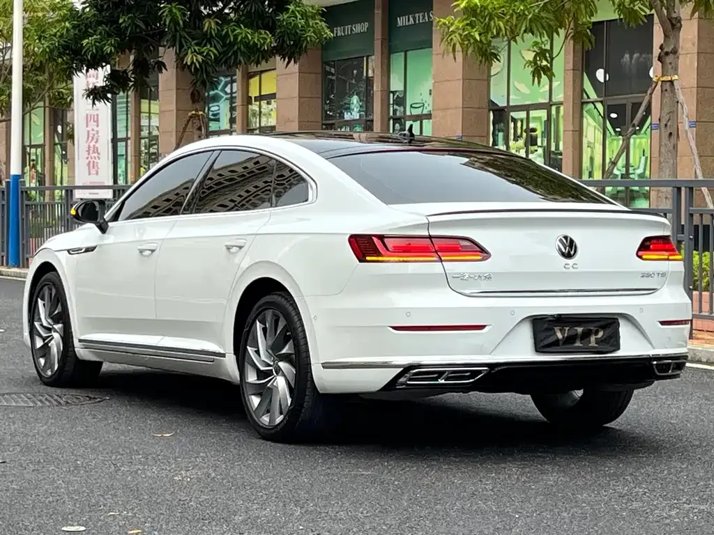Volkswagen CC — фото 4