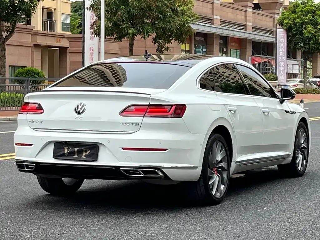 Volkswagen CC — фото 6