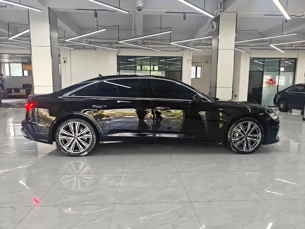 Audi A6L 2023 из CN, фото 2