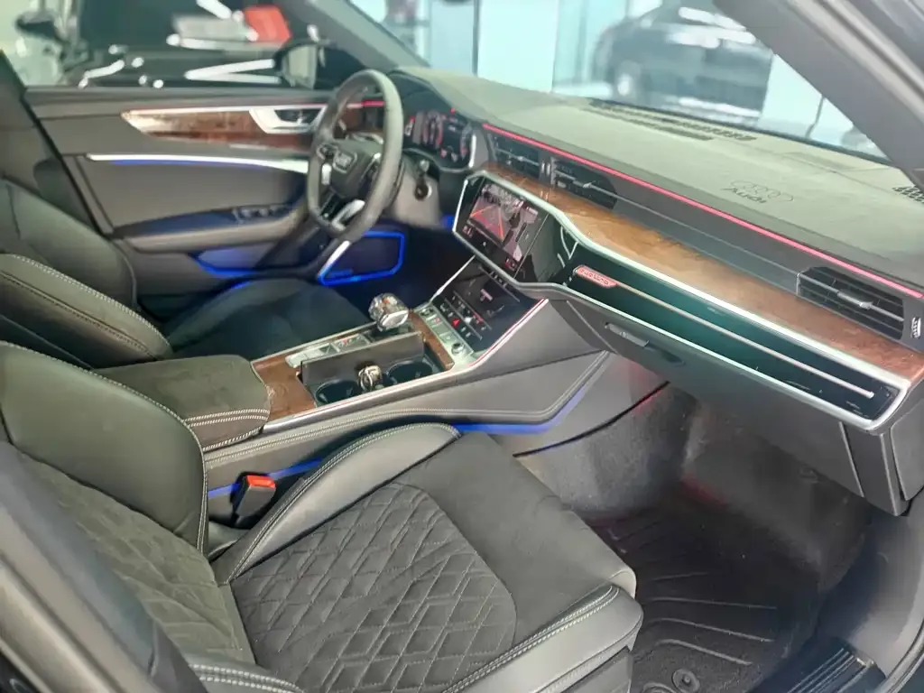 Audi A6L 2023 из CN, фото 3