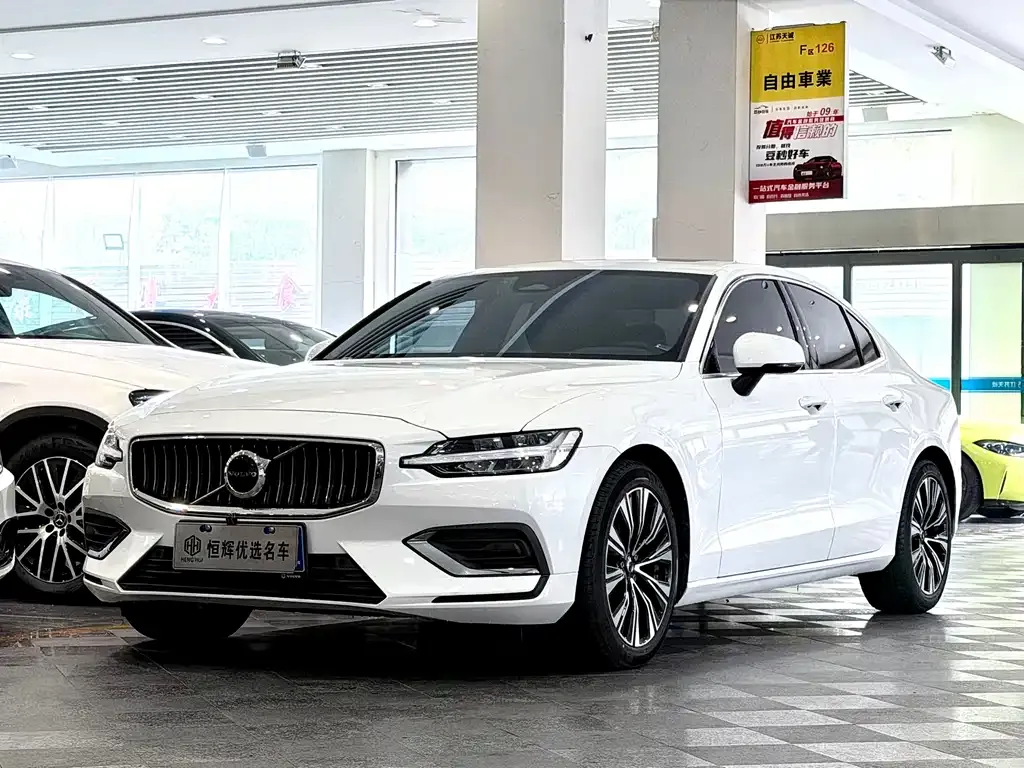Volvo S60 2022 из CN, фото 1