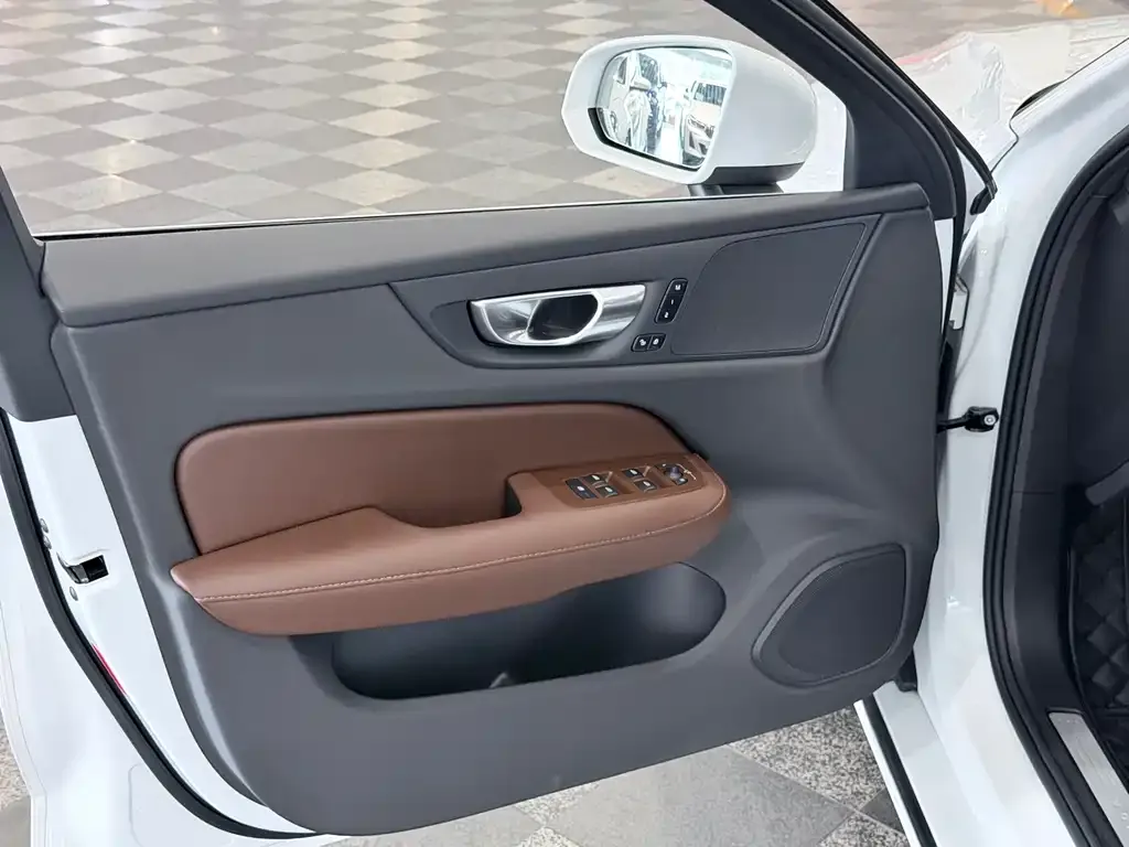 Volvo S60 2022 из CN, фото 10