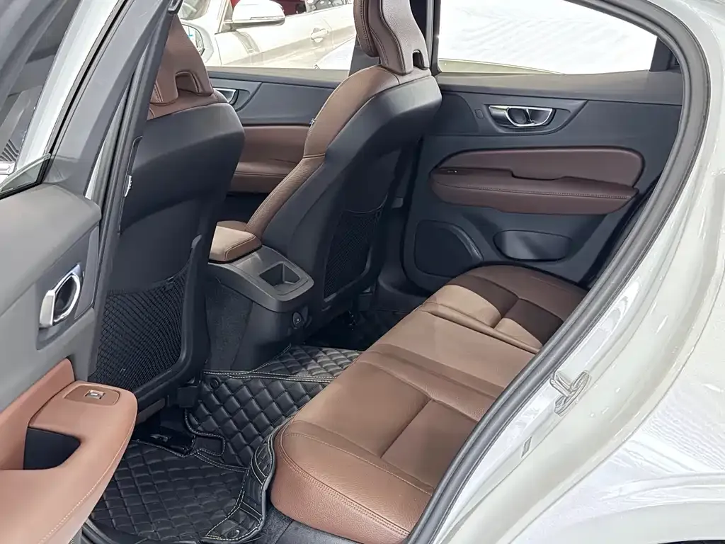 Volvo S60 2022 из CN, фото 7