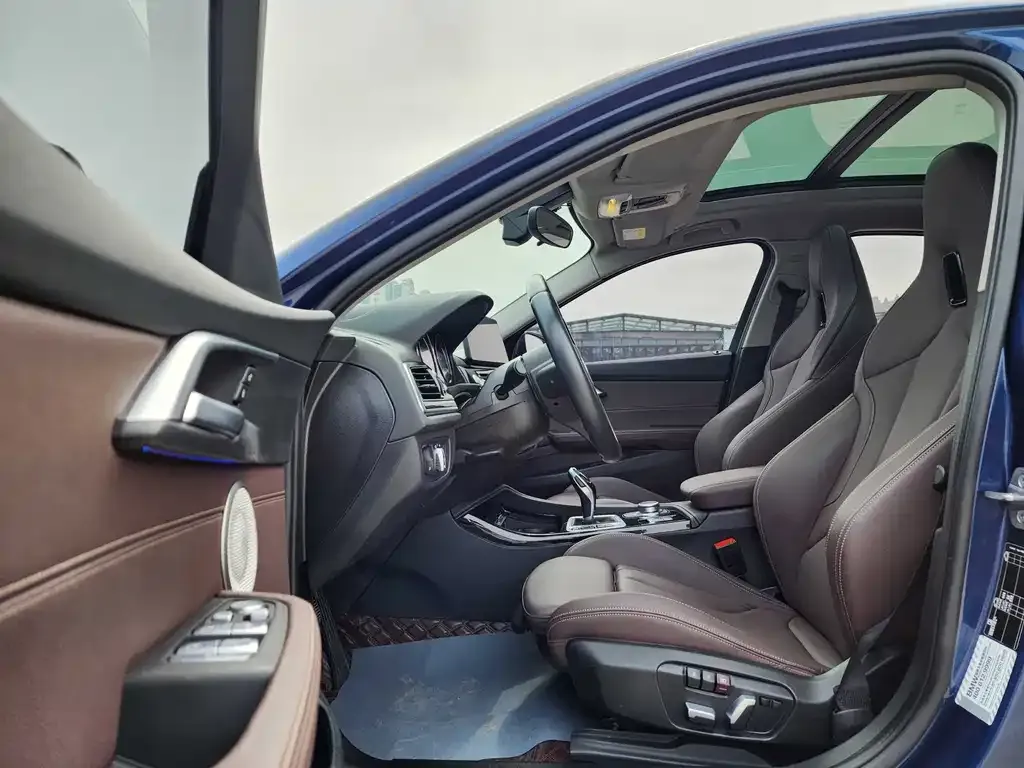 BMW 1 Series 2021 из CN, фото 8