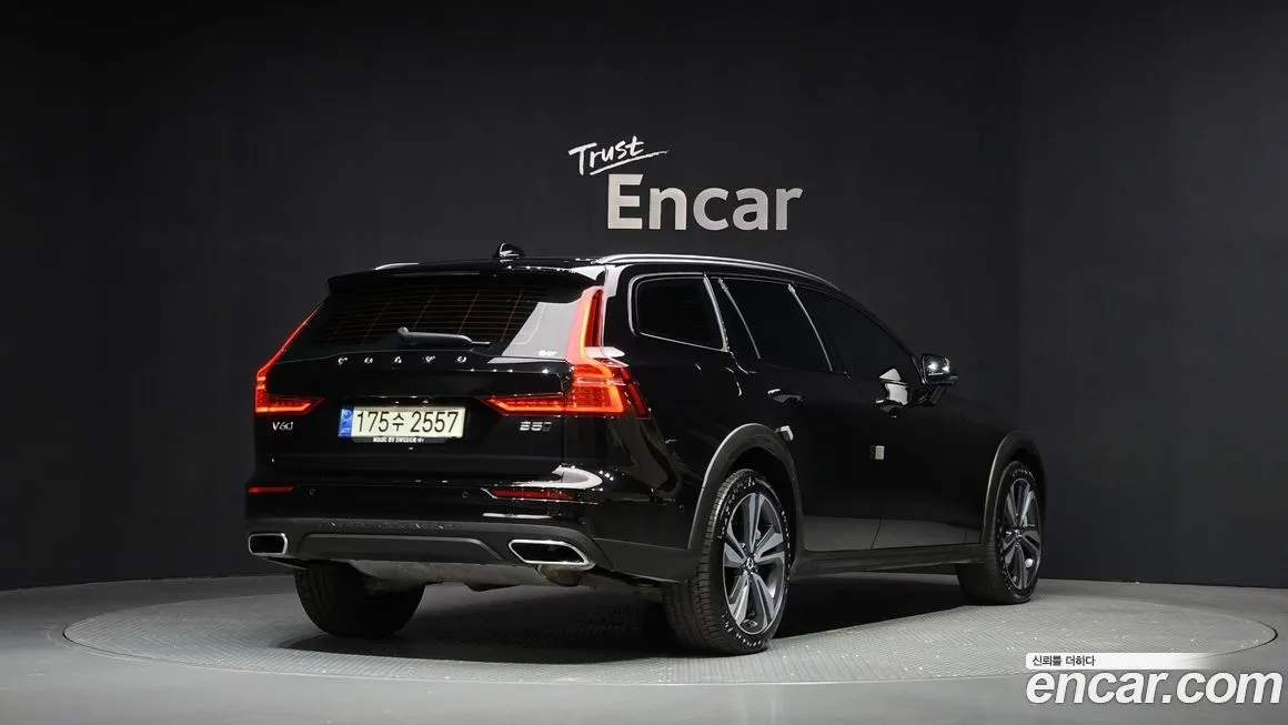 Volvo V60 2021 из KR, фото 2