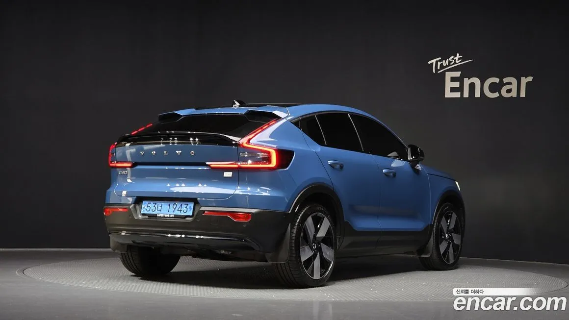 Volvo C40 2024 из KR, фото 2