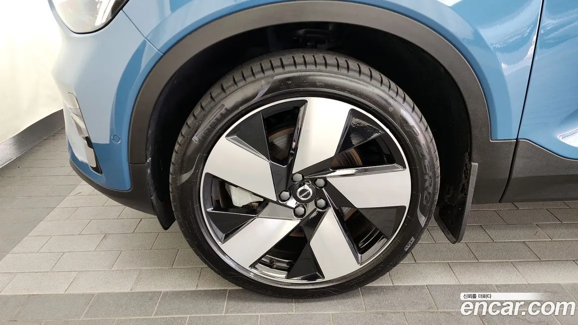 Volvo C40 2024 из KR, фото 5