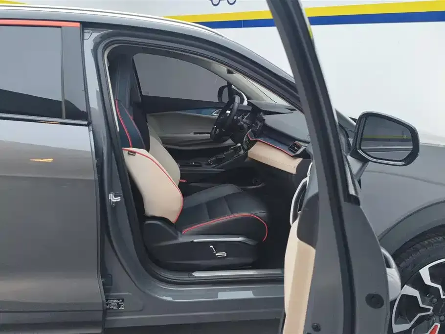 Lynk & Co 06 — фото 8
